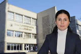 Ali təhsili olmayan rəqqasə necə REKTOR oldu? Ali təhsili olmayan rəqqasə necə REKTOR oldu?