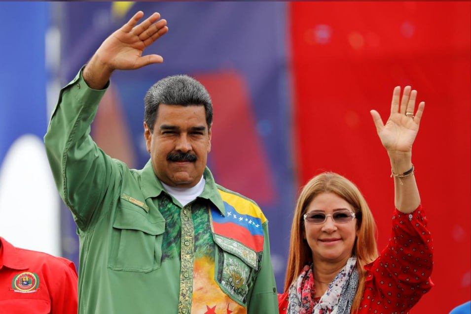 SON DƏQİQƏ! ABŞ hərbçiləri Maduro və həyat yoldaşını ələ keçirdi – FOTO SON DƏQİQƏ! ABŞ hərbçiləri Maduro və həyat yoldaşını ələ keçirdi – FOTO