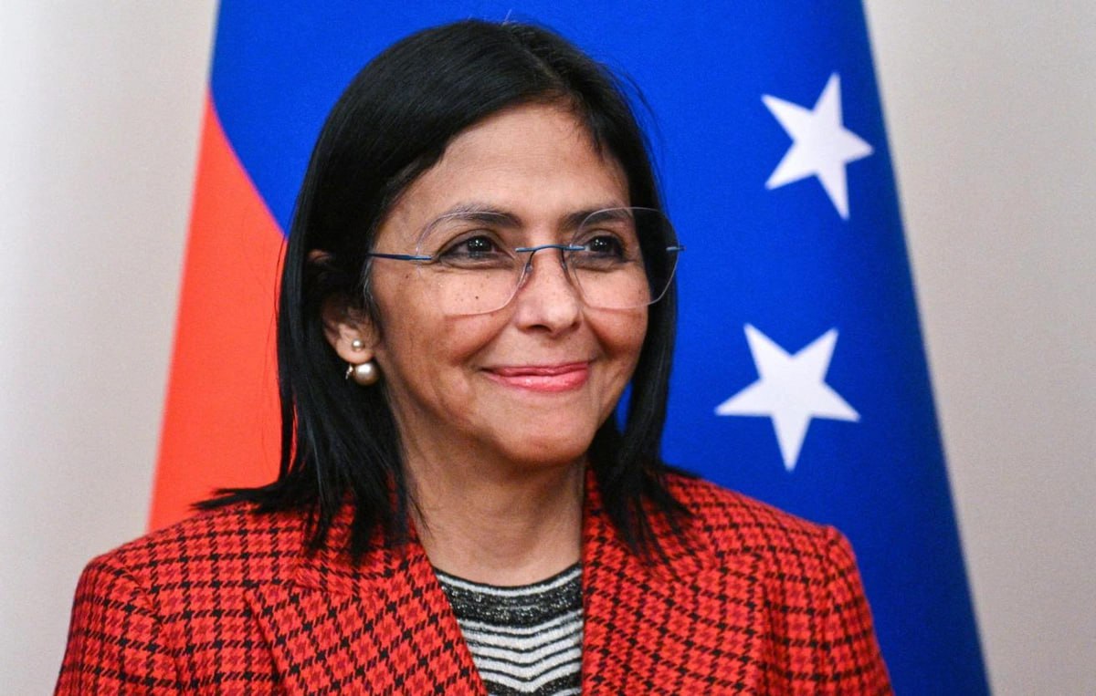 Aİ Venesuelanın müvəqqəti prezidentinin legitimliyini TANIMADI