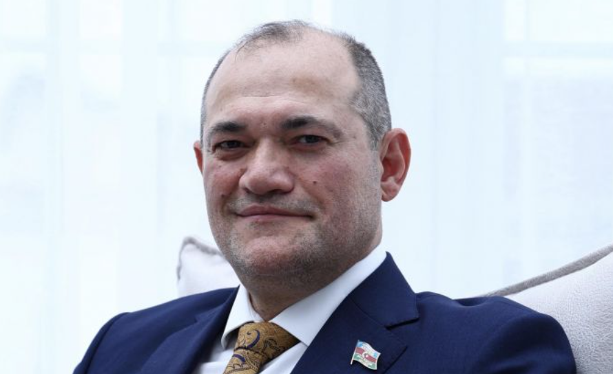 Deputatın Dubayda toy edən qardaşını niyə döydülər? - FOTO Deputatın Dubayda toy edən qardaşını niyə döydülər? - FOTO