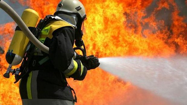 Şəkidə məktəb binası YANDI Şəkidə məktəb binası YANDI