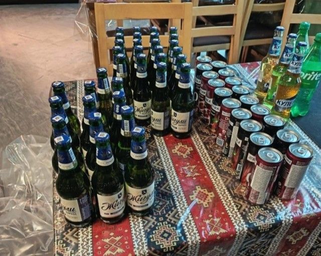 Çay evində "hoqqa" çıxartdılar Çay evində "hoqqa" çıxartdılar