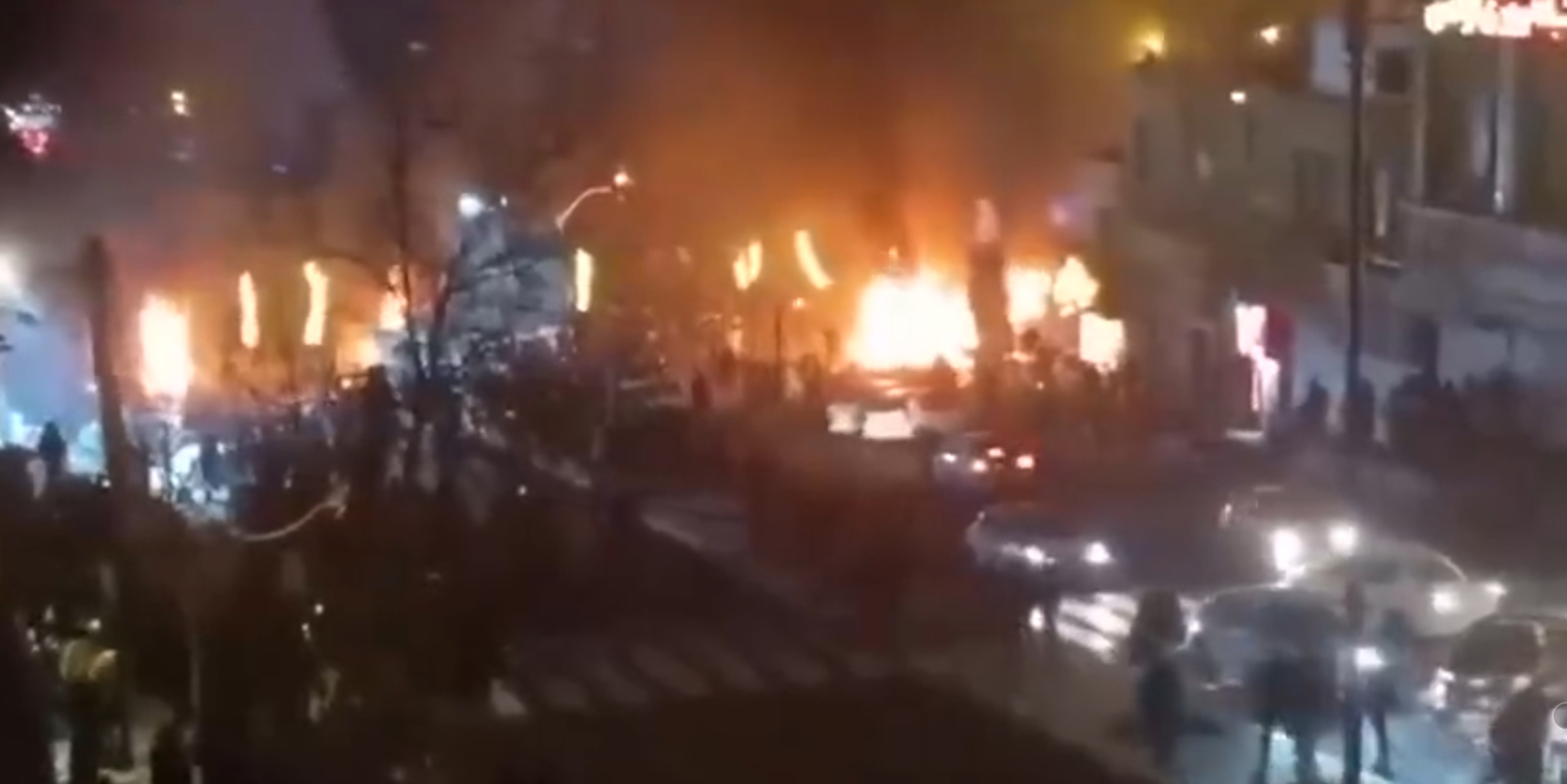 İranda VƏZİYYƏT GƏRDİNDİR: Tehran alovlar içindədir - VİDEO