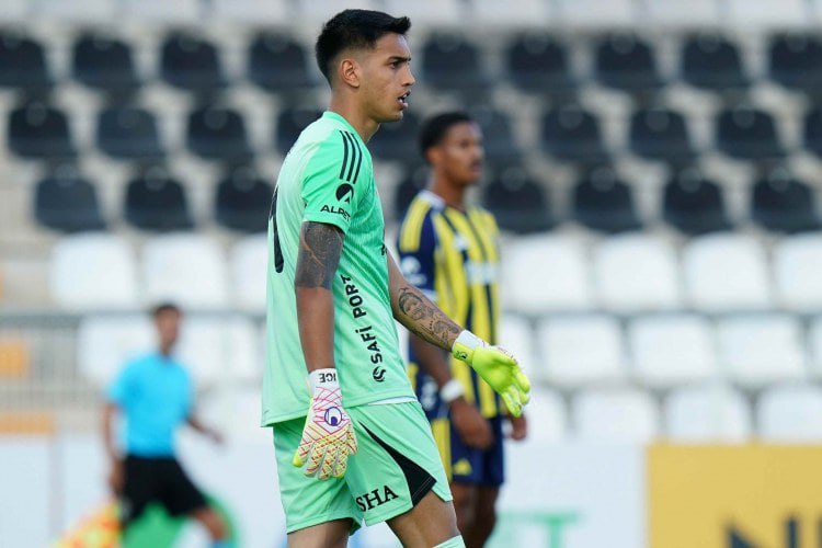 &ldquo;Fənərbağça&rdquo;nın qapıçısı bu kluba keçdi