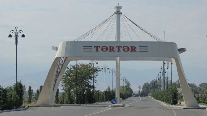 Tərtərdə minik avtomobili traktorun kotanına çırpılıb, bir nəfər ölüb Tərtərdə minik avtomobili traktorun kotanına çırpılıb, bir nəfər ölüb