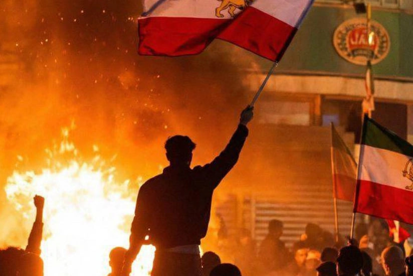 İran hakimiyyəti etirazlardan qorxub şəhərləri qaranlığa boğdu - VİDEO İran hakimiyyəti etirazlardan qorxub şəhərləri qaranlığa boğdu - VİDEO