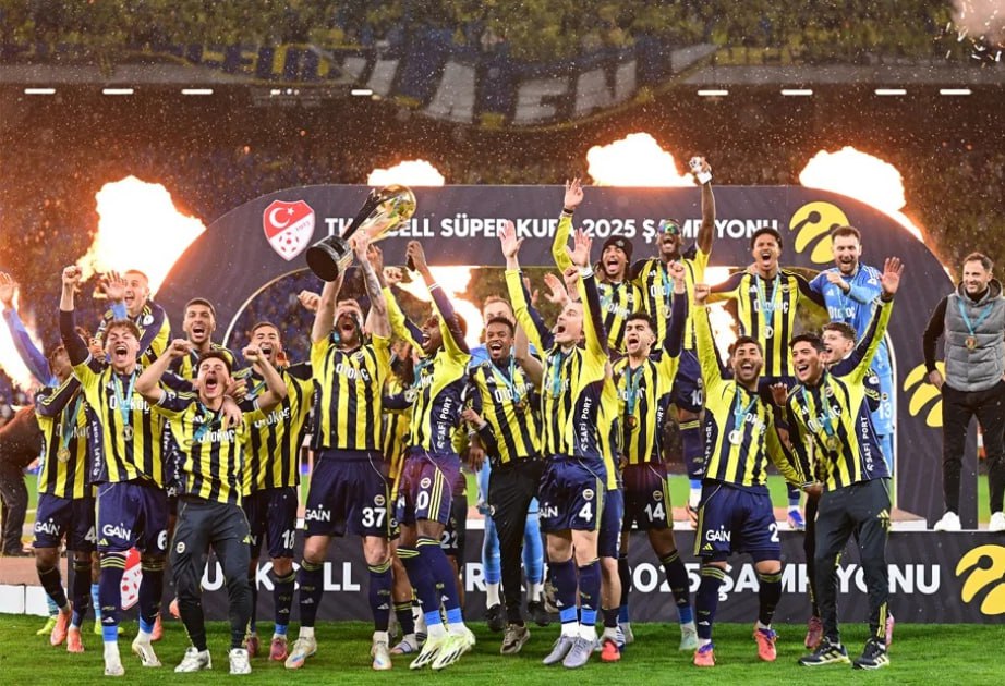 &ldquo;Fənərbağça&rdquo;nın futbolçularına 1,5 milyon avro mükafat verildi