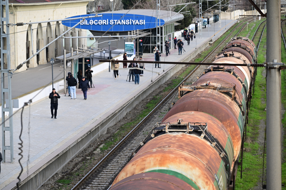 Bakıdan Ermənistana 979 ton Aİ-92 markalı benzin GÖNDƏRİLDİ - FOTO Bakıdan Ermənistana 979 ton Aİ-92 markalı benzin GÖNDƏRİLDİ - FOTO