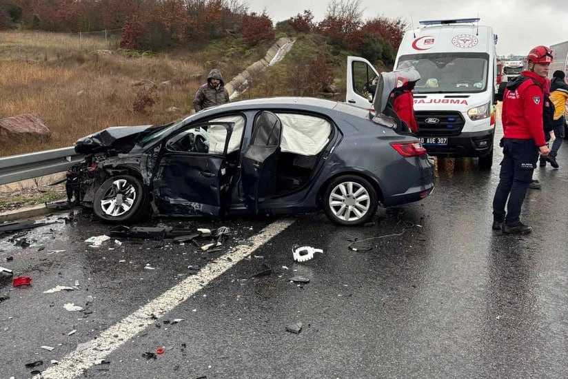 İzmir-İstanbul avtomagistralında zəncirvari qəza: 1 ölü, 10 yaralı var - FOTO