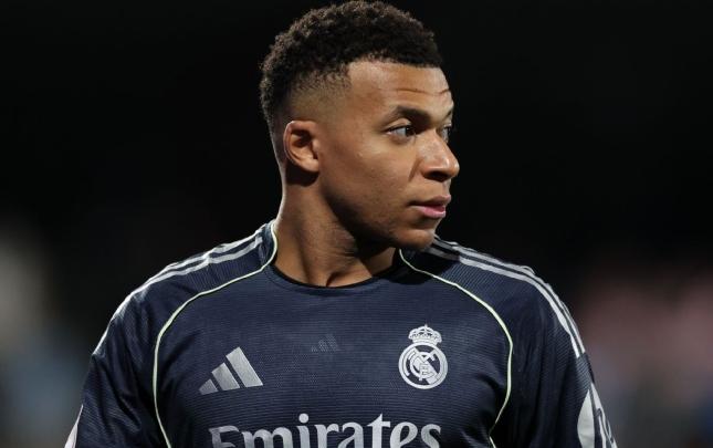 "Barselona"nın prezidenti Mbappeni TƏNQİD ETDİ "Barselona"nın prezidenti Mbappeni TƏNQİD ETDİ