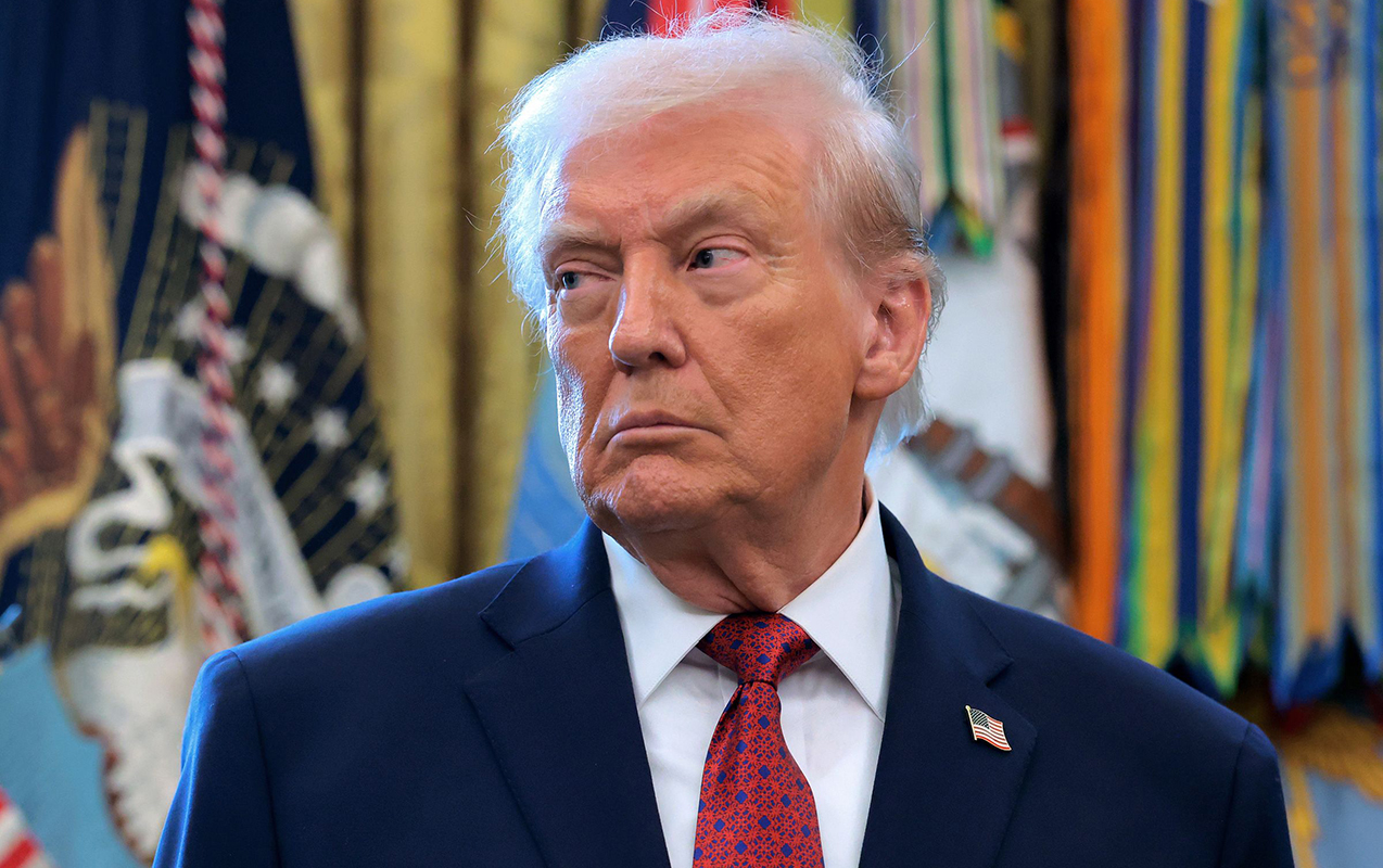 İranla əməkdaşlıq edən ölkələrə 25 faiz rüsum tətbiq etdi