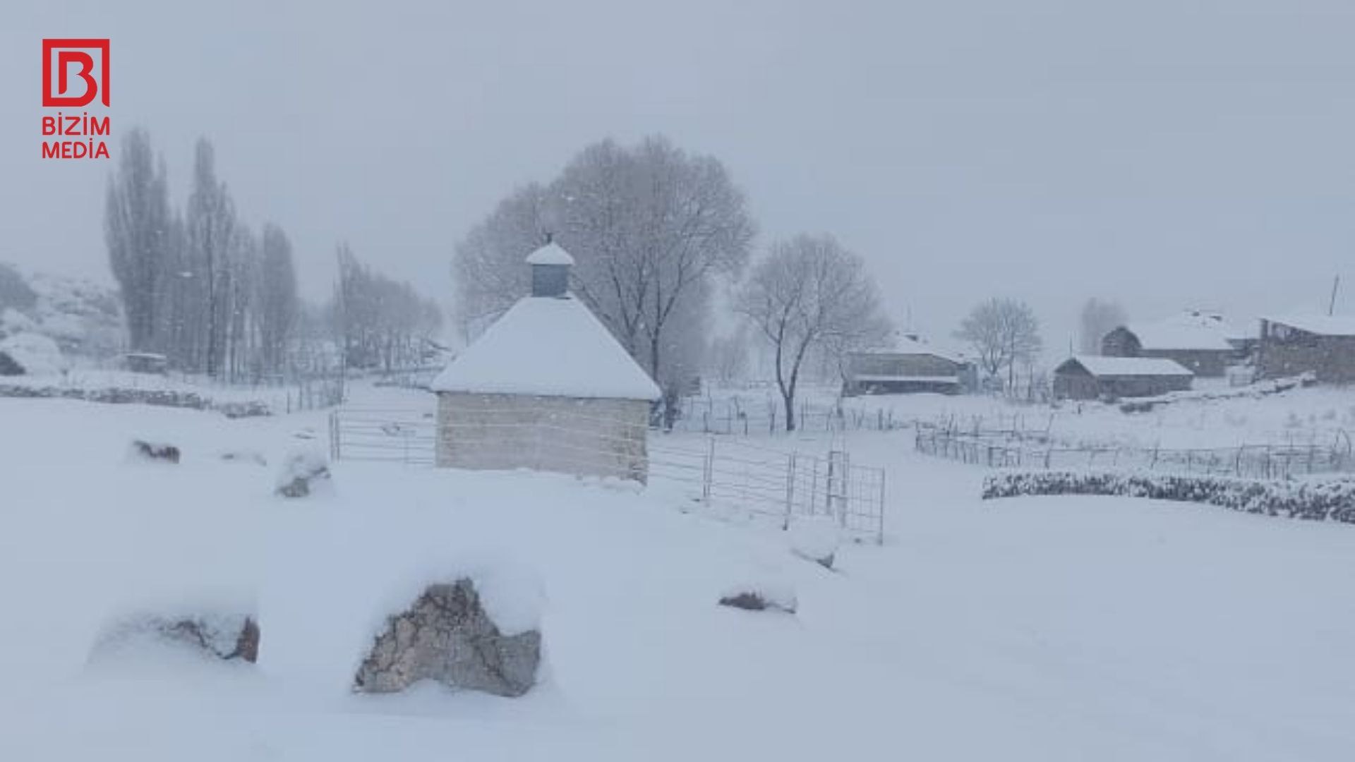 Şimal bölgəsi də ağ örpəyə büründü – FOTO/VİDEO Şimal bölgəsi də ağ örpəyə büründü – FOTO/VİDEO