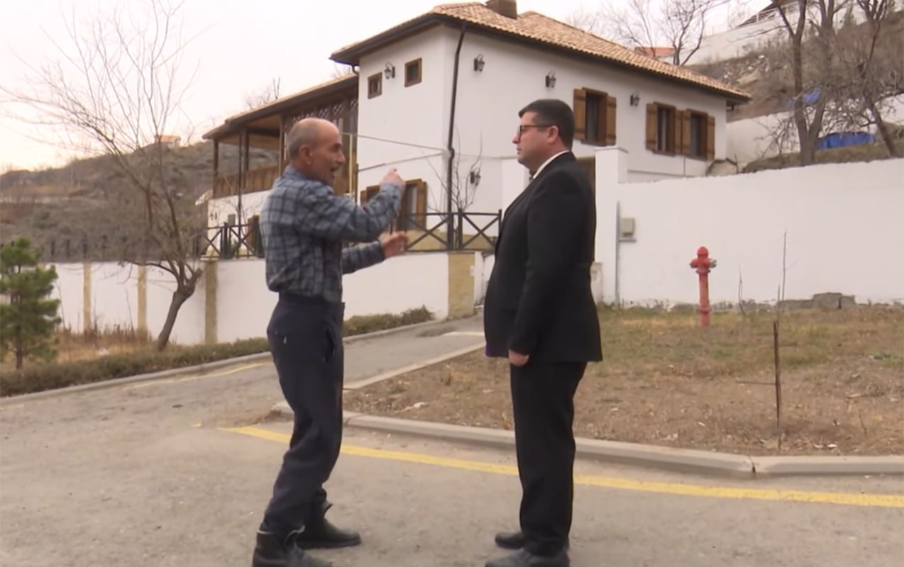 Laçında ata mülkünə köçən ailə indi də obyekti istəyir – VİDEO Laçında ata mülkünə köçən ailə indi də obyekti istəyir – VİDEO