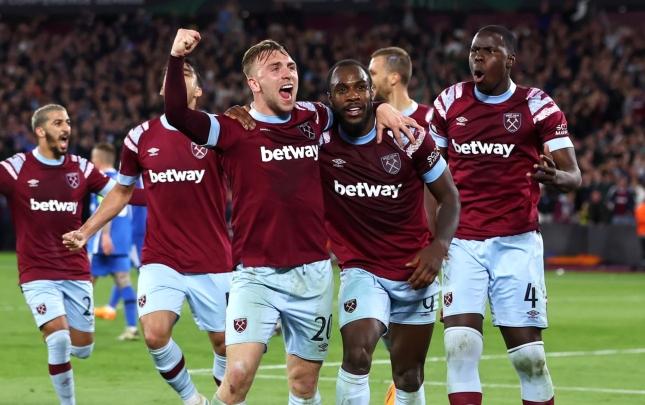 Premyer Liqadakı mövqelərinə görə futbolçu ala bilmirlər