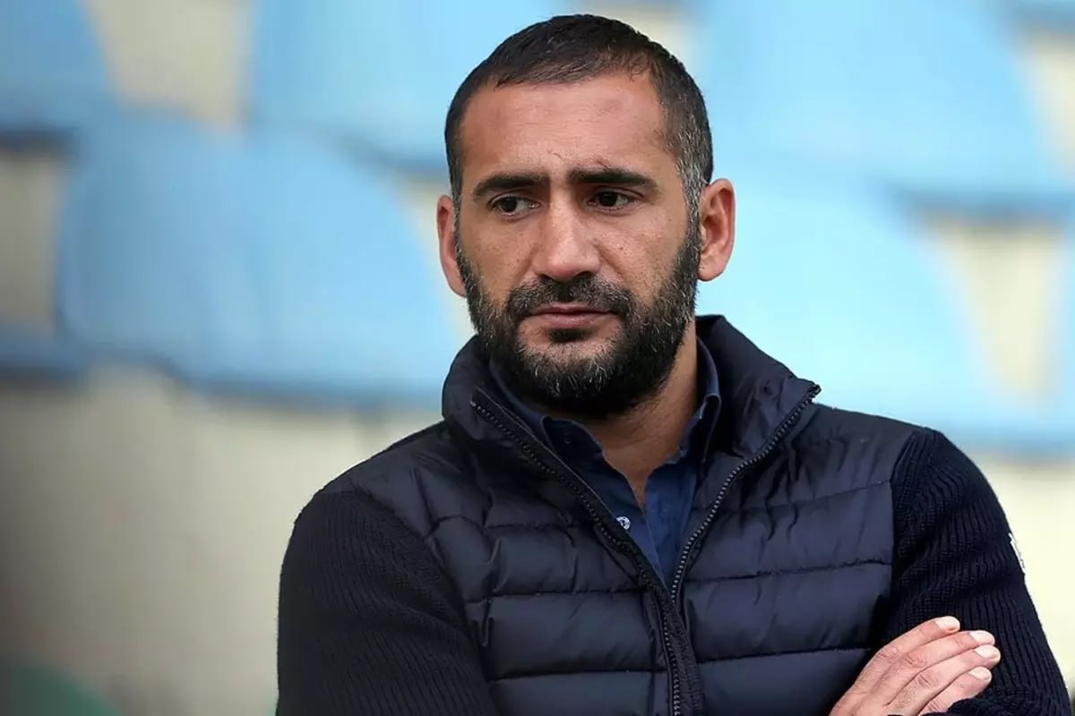 Keçmiş futbolçu Ümit Karan hava limanında saxlanıldı