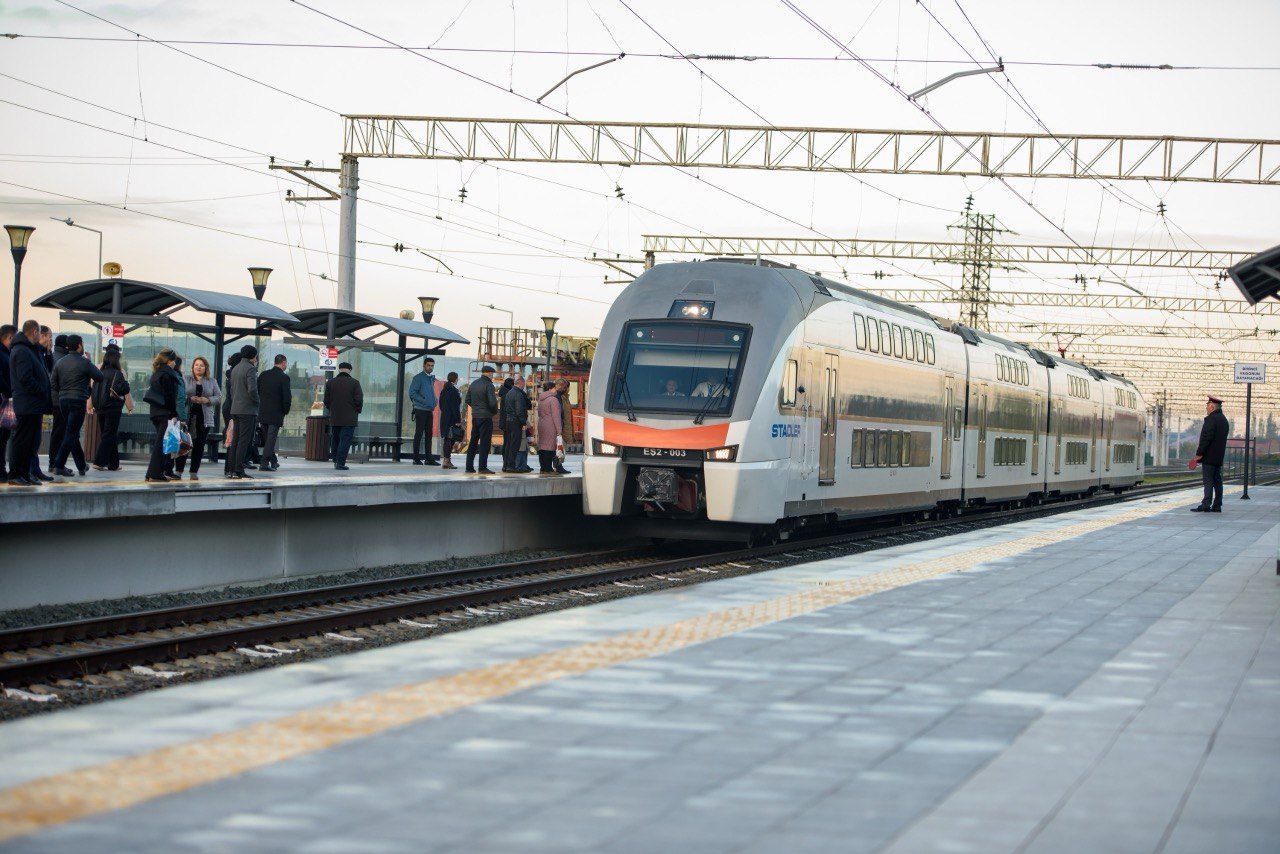 Abşeron dairəvi dəmir yolu üzrə qatarların hərəkət cədvəli YENİLƏNİR - FOTO