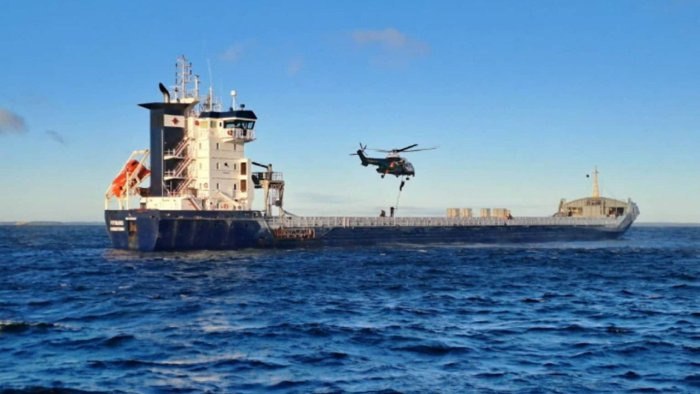 Rusiyadan qara metallar daşıyan gəmi İtaliyada SAXLANILDI - VİDEO