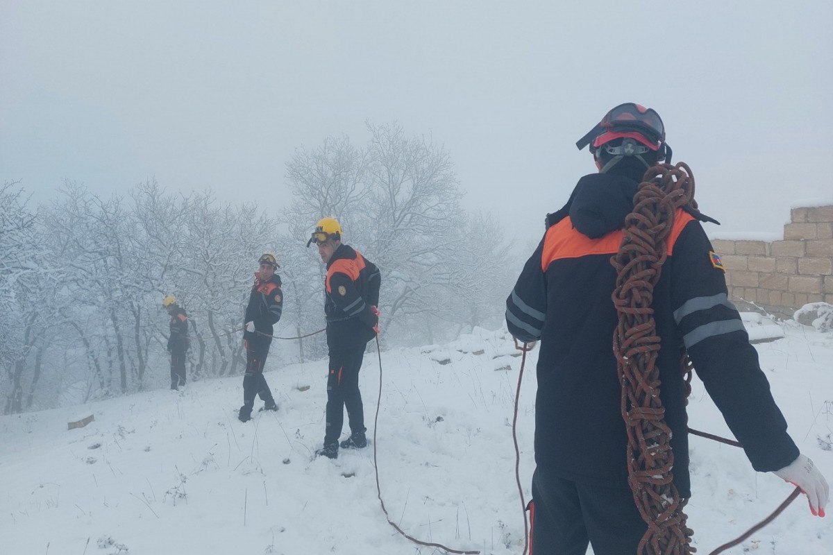 FHN qarlı havada axtarış-xilasetmə ilə bağlı təlim keçirdi