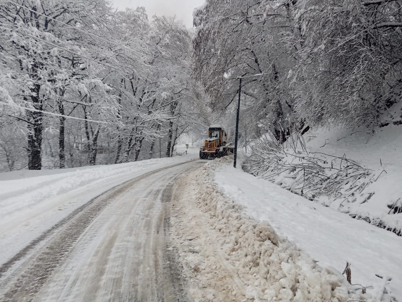Lənkəran&ndash;Lerik yolu qardan belə təmizlənir - VİDEO