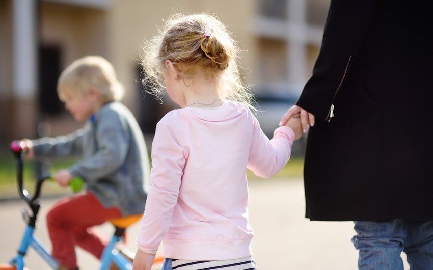 Bu il daha 165 uşaq övladlığa veriləcək