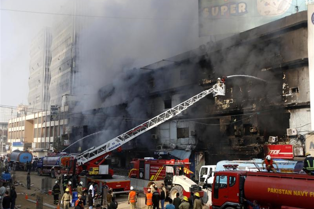 Pakistandakı dəhşətli yanğında ölənlərin sayı ARTDI