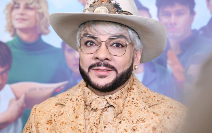 Səhhətinə görə səhnədən UZAQLAŞDI