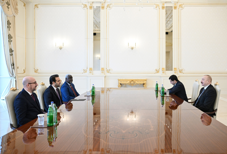 İlham Əliyev &ldquo;Zayed İnsan Qardaşlığı Mükafatı&rdquo; ilə bağlı nümayəndə heyətini qəbul etdi - FOTO/VİDEO