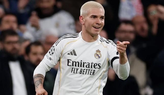 "Real"ın tarixinə düşdü