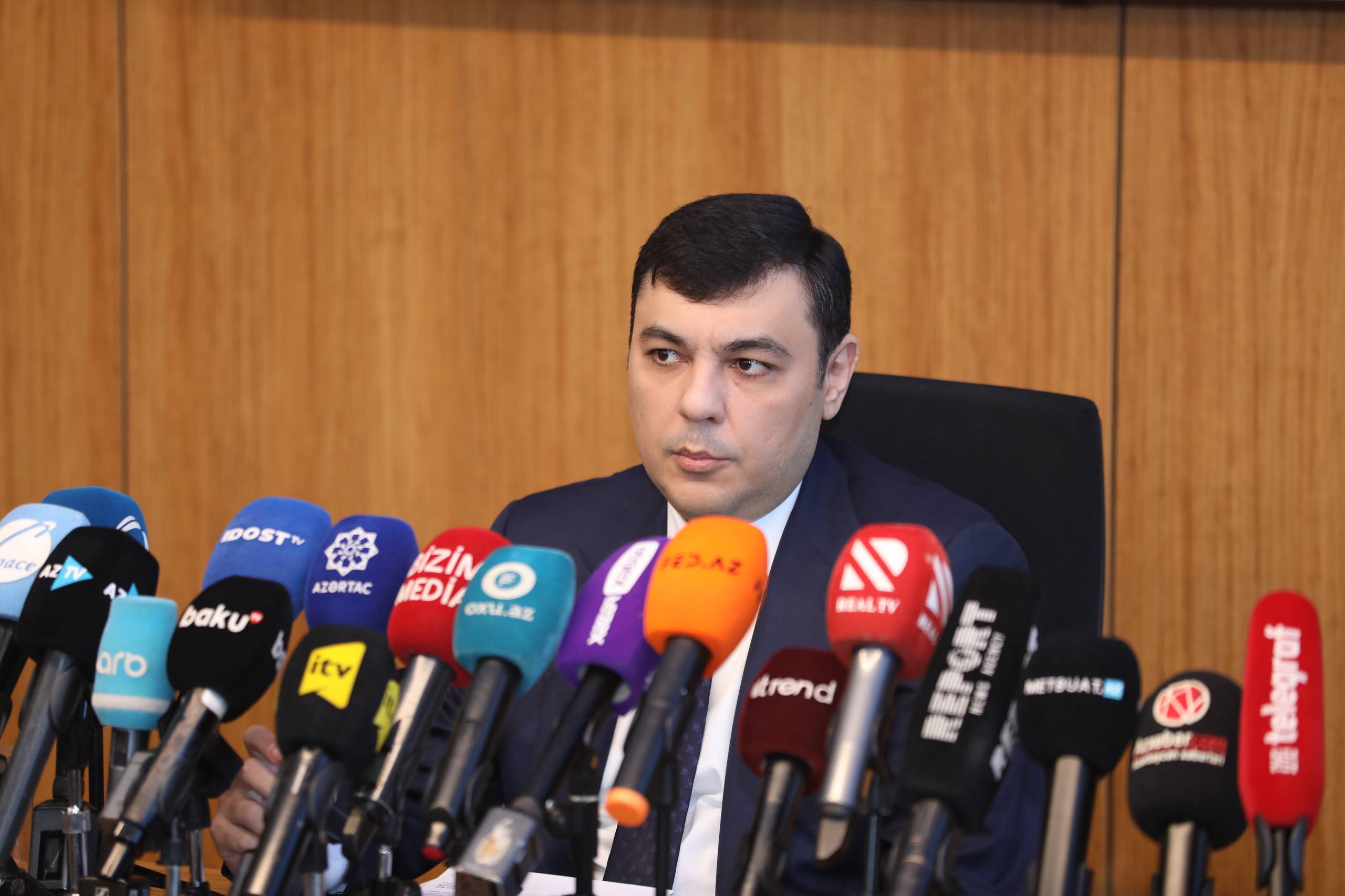 Saatlıq əməkhaqqı sisteminə ilk bu şəxslər keçə bilər &ndash; Xidmət rəisindən AÇIQLAMA