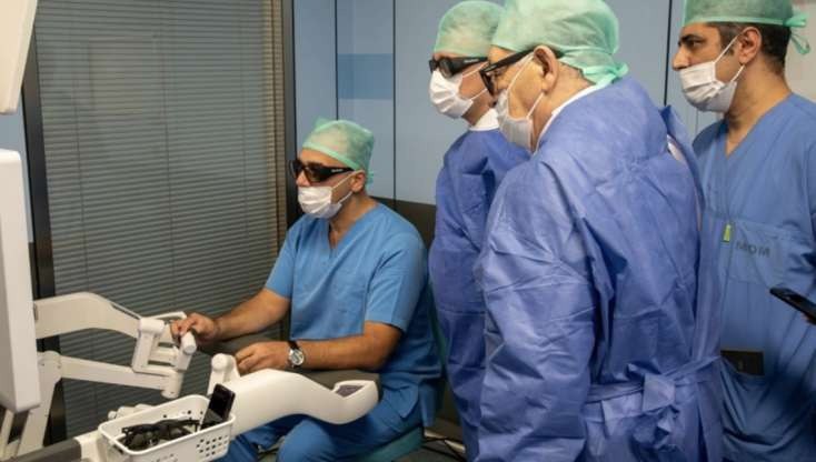 Azərbaycanda robotik üsulla qarın boşluğu əməliyyatlarına başlanılır