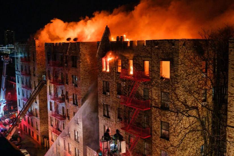 Hündürmərtəbəli binada partlayış oldu - Sakinlər təxliyə edildi