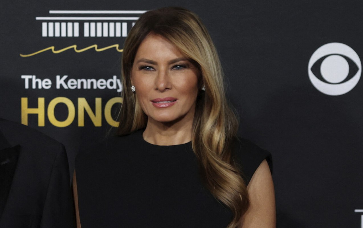 Trampın xanımı öz həyatından bəhs edən filmi təqdim etdi Trampın xanımı öz həyatından bəhs edən filmi təqdim etdi