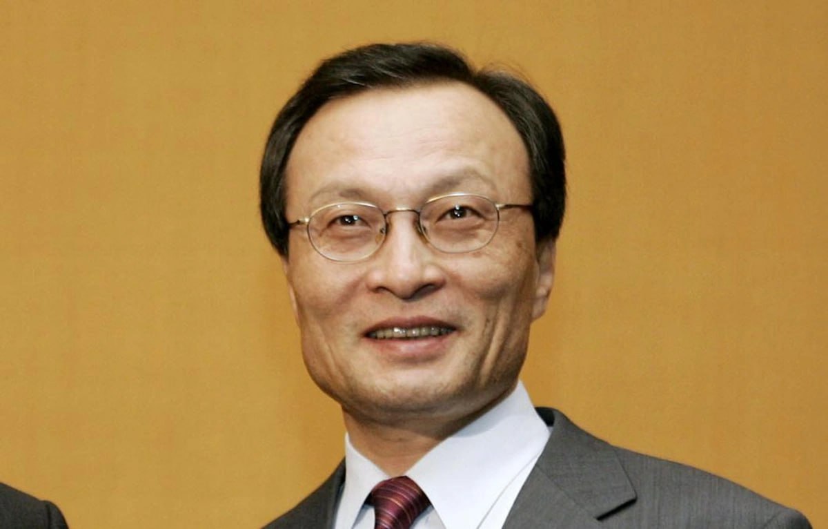 Cənubi Koreyanın sabiq baş naziri Vyetnama səfəri zamanı öldü Cənubi Koreyanın sabiq baş naziri Vyetnama səfəri zamanı öldü