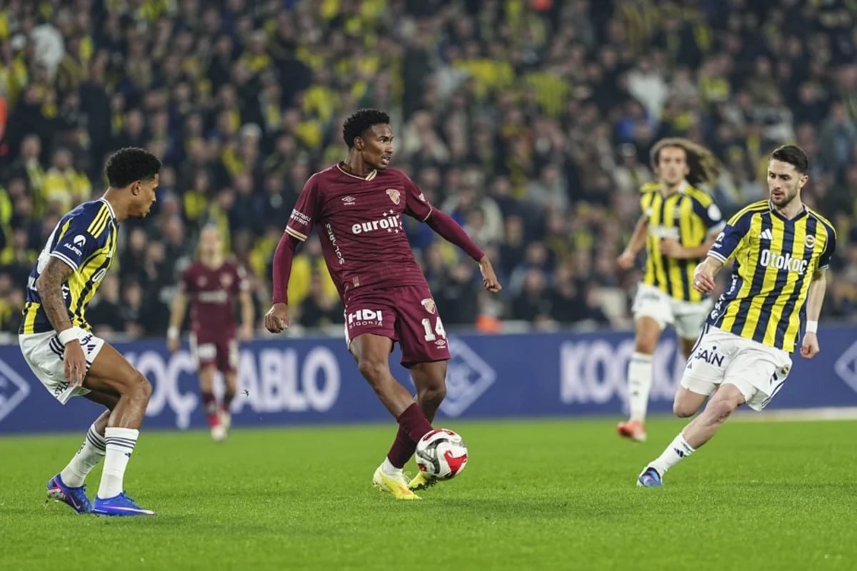 Türkiyə Superliqası: "Fənərbağça" xal itirdi