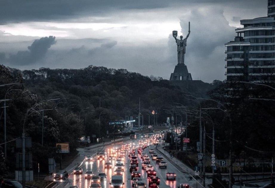 Kiyevdə 800 min insan hələ də işıqsız qalıb