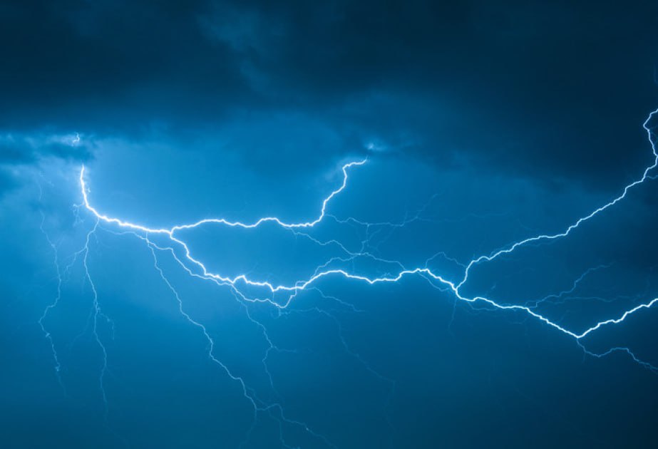 Mitinqdə 70 nəfəri ildırım vurdu