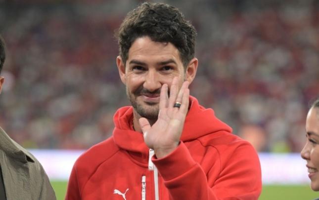 Sabiq futbolçu Çempionşip klubunu almağa HAZIRLAŞIR