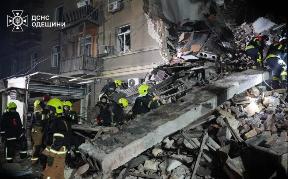 Rusiya Odessa şəhərinə zərbə endirdi – Xəsarət alanlar var - FOTO Rusiya Odessa şəhərinə zərbə endirdi – Xəsarət alanlar var - FOTO