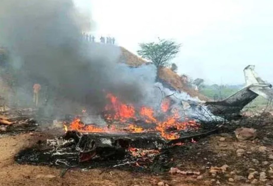 Hindistanda təyyarə qəzası: 5 ölü var - VİDEO