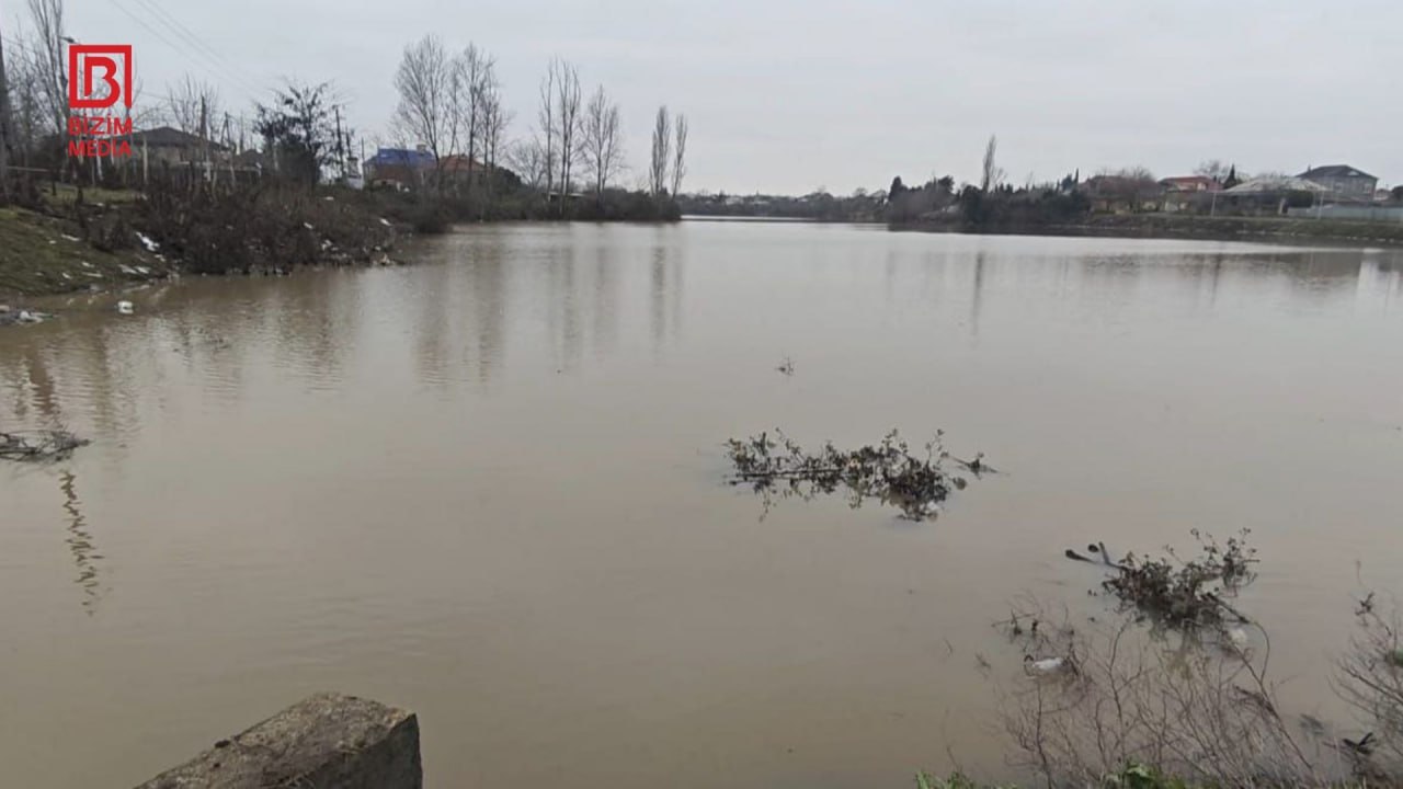 Cəlilabadda Mişarçayda suyun səviyyəsi kritik həddə yaxınlaşdı - FOTO Cəlilabadda Mişarçayda suyun səviyyəsi kritik həddə yaxınlaşdı - FOTO