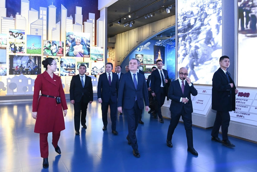 Ceyhun Bayramov Çin Kommunist Partiyasının Muzeyini ziyarət etdi - FOTO