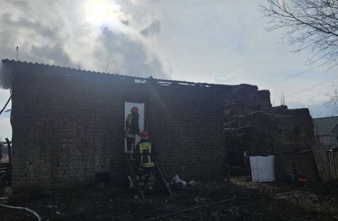 Kürdəmirdə ev yanıb - FOTO/VİDEO