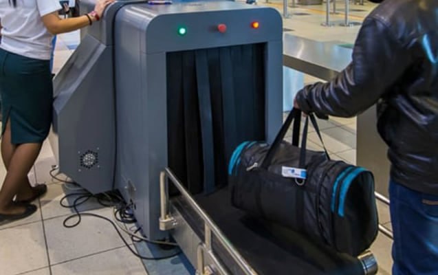 Vəzifəli şəxs 18 kq qızılla tutuldu - Evindən silah çıxdı