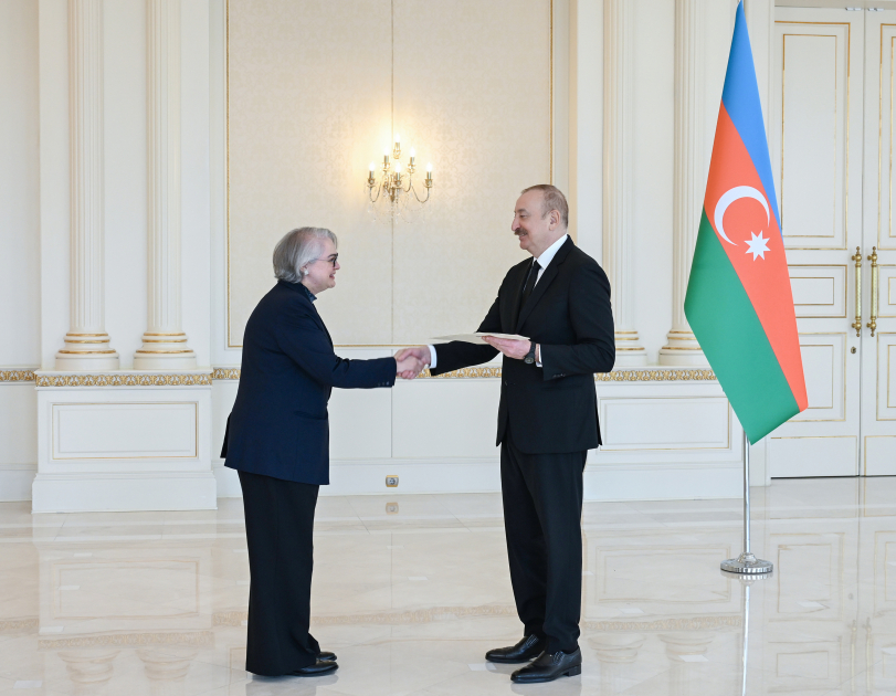 Prezident daha iki səfirin etimadnaməsini qəbul etdi – FOTO Prezident daha iki səfirin etimadnaməsini qəbul etdi – FOTO