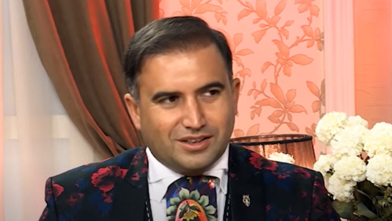 "Məktəb yoldaşlarım Ceyhun Bayramov, Fərid Qayıbov və Səbinə Əliyeva olub" "Məktəb yoldaşlarım Ceyhun Bayramov, Fərid Qayıbov və Səbinə Əliyeva olub"