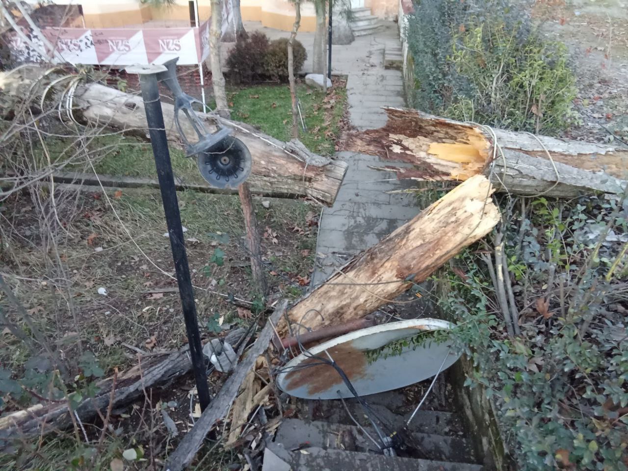 İsmayıllıda güclü külək fəsadlar törətdi - FOTO/VİDEO İsmayıllıda güclü külək fəsadlar törətdi - FOTO/VİDEO