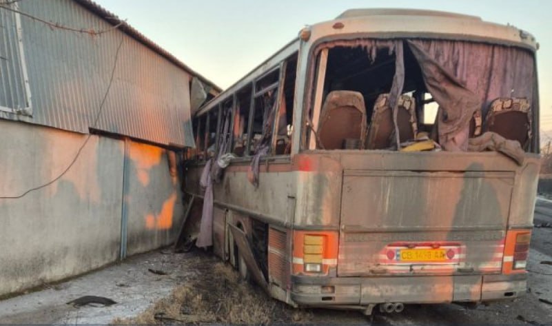 Rusiya ordusu Ukraynada avtobusa zərbə endirdi - 15 ölü, 7 yaralı var - FOTO