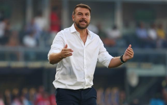 Ağır məğlubiyyətdən sonra baş məşqçi klubdan göndərildi Ağır məğlubiyyətdən sonra baş məşqçi klubdan göndərildi