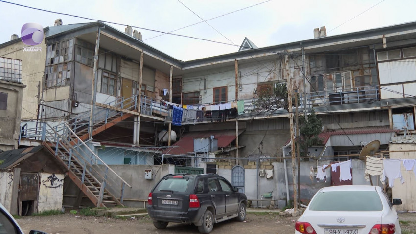 Cənazə 2-ci mərtəbədən düşürüləndə pilləkən qırıldı – Zabrat sakinləri təhlükə içində - VİDEO Cənazə 2-ci mərtəbədən düşürüləndə pilləkən qırıldı – Zabrat sakinləri təhlükə içində - VİDEO