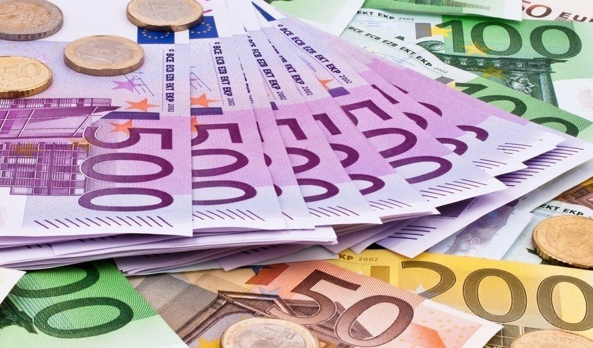 Avro və rubl ucuzlaşdı, dollar isə - YENİ MƏZƏNNƏ